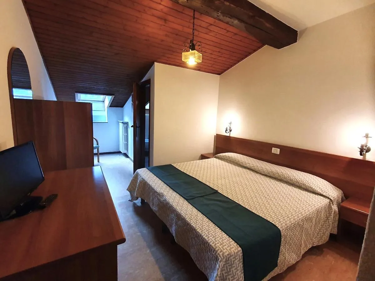 Hotel Altavilla Albergo Meuble Tirano