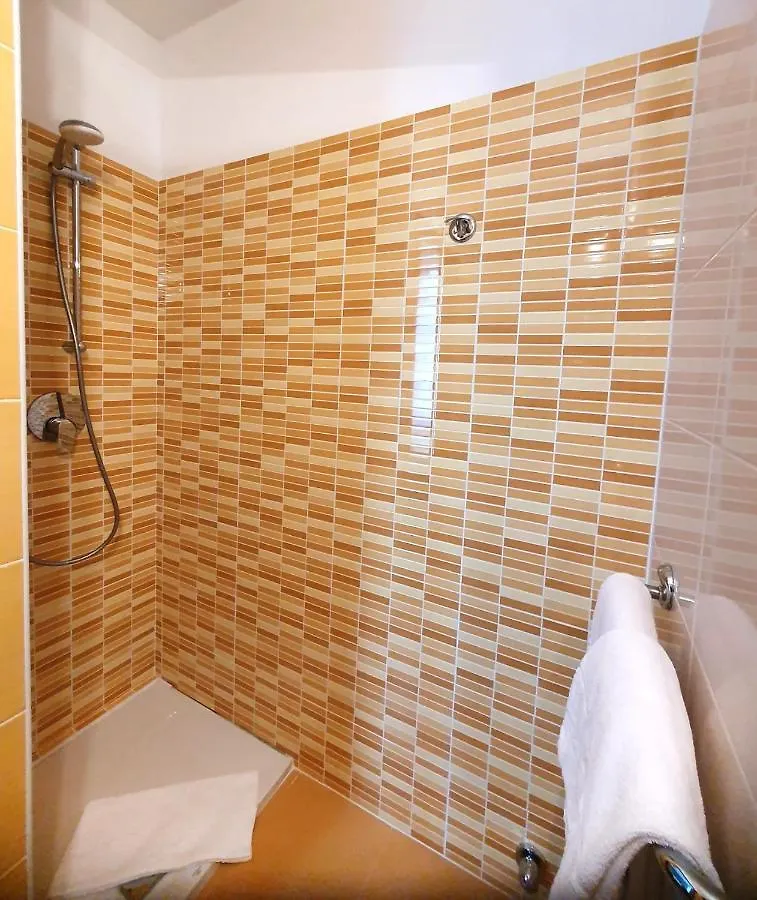Altavilla Albergo Meuble Tirano
